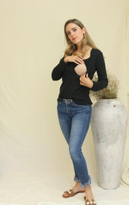 Blusa de lactancia negra, Hilda