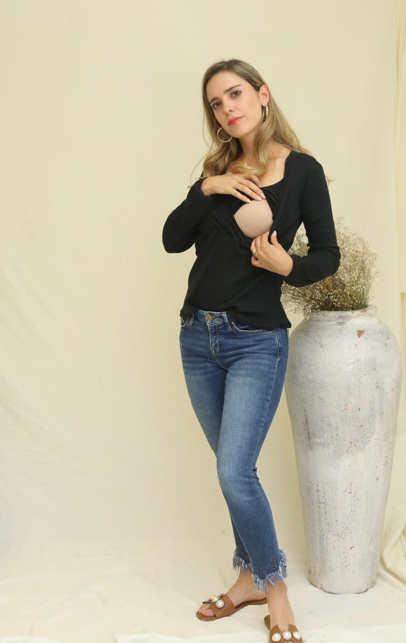 Blusa de lactancia negra, Hilda