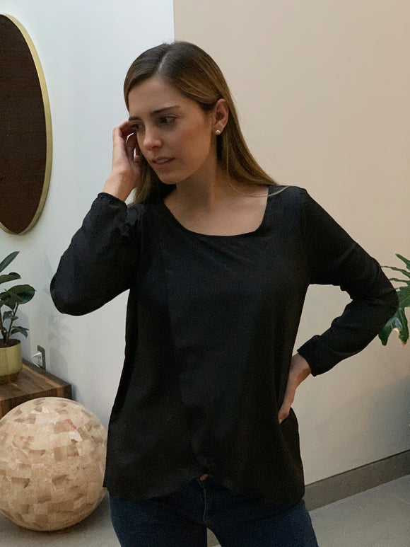 Blusa de Lactancia, Diana Negra
