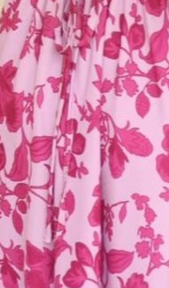 Tela rosa clarita con flores rosas oscuras Polyester