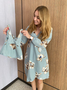 Vestido, matching gris flores