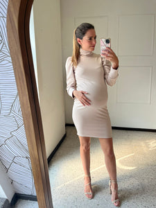 Vestido de maternidad, cuello de tortuga beige rayitas