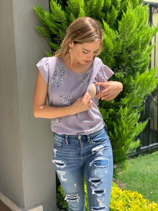 Blusa de lactancia, Andy bucarelli